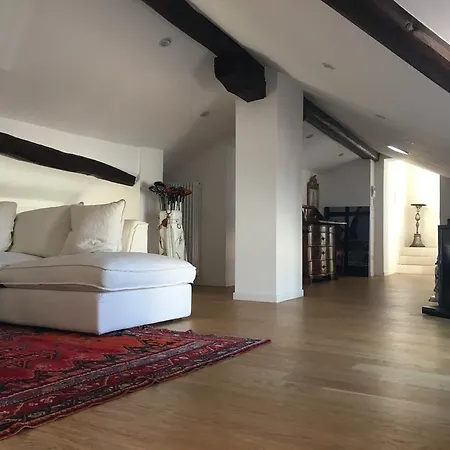 Bed and Breakfast Antica Casa Zucchini 3*