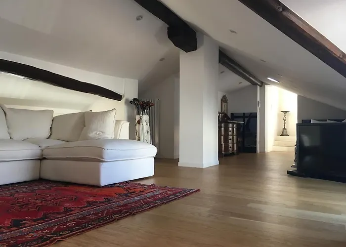 Bed & Breakfast Antica Casa Zucchini 3*
